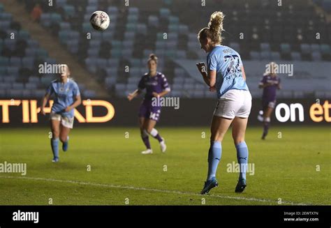 manchester city s sam mewis scores their side s third goal of the game during the women s uefa