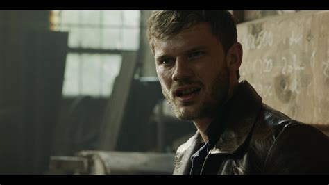 Auscaps Jeremy Irvine Shirtless In Treadstone The Paradox Andropov