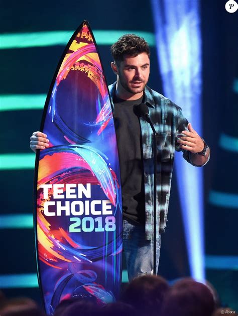 Zac Efron Lors De La Soirée Foxs Teen Choice Awards 2018 Au The Forum à Inglewood Californie