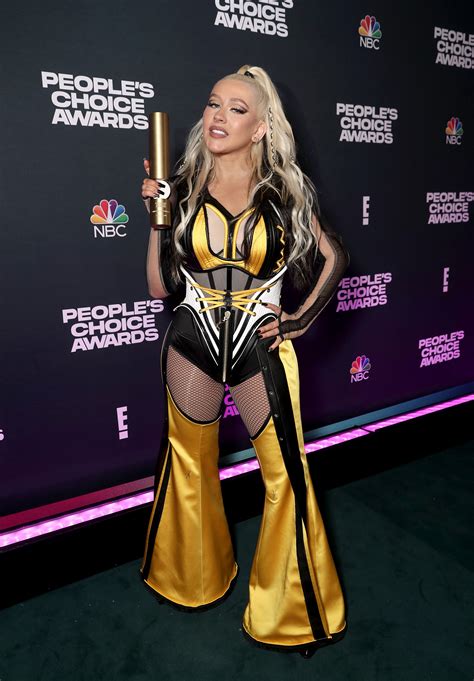 Christina Aguilera Rocks Dirrty Chaps At Peoples Choice Awards
