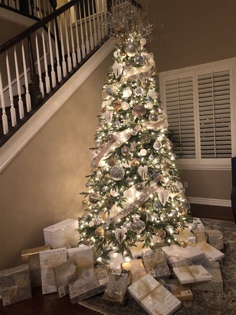 30 Gold And Silver Christmas Tree Ideas