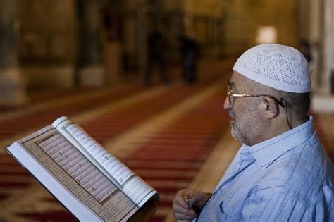 Develop A Daily Relationship With Quran While Traveling
