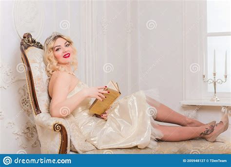 European Lady In Evening Look Lifestyle Of Modern Girls Stock Image