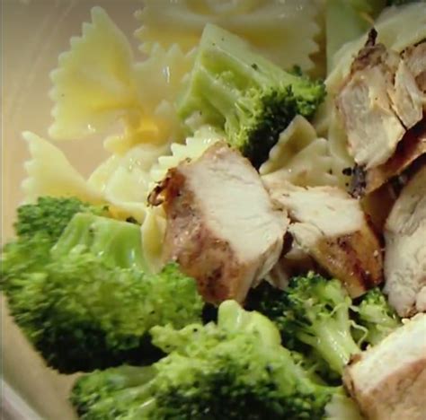 Lemon Chicken With Broccoli And Bow Ties Recipe Chicken Pasta Dishes