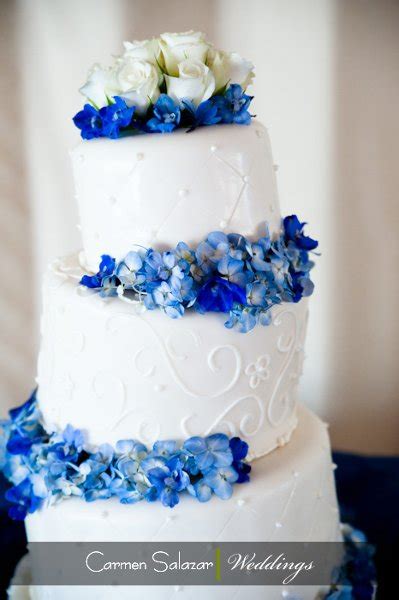 A Wedding Addict Dark Blue Wedding Cake Special Snow Angel