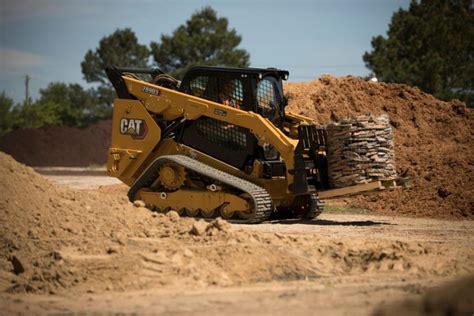 Cat Introduces More Than A Dozen Variants Of New D3 Series Skid Steer