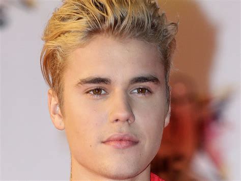 What Color Are Justin Biebers Eyes
