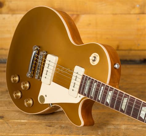 Gibson Usa 2018 Les Paul Classic In Goldtop Peach Guitars