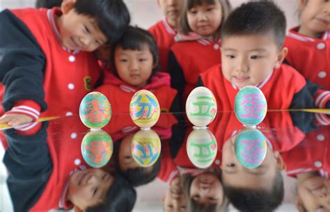 The site owner hides the web page description. 春分"立蛋"_图片新闻_中国政府网