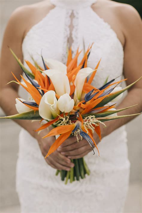 10 Autumn Bouquets You Should Have At Your Fall Wedding
