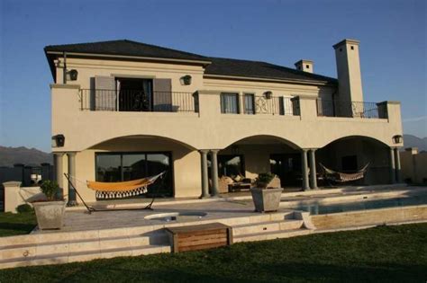 6 bedroom house in boksburg south. African Beautiful Mansions