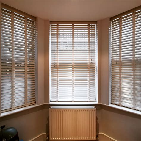 Bay Window Venetian Blinds And Curtains Windowcurtain