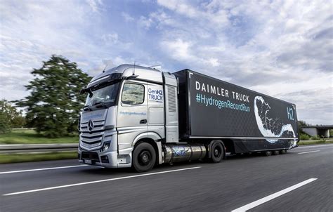 Amazon Holcim To Test Mercedes Benz Hydrogen Powered Fuel Cell Trucks