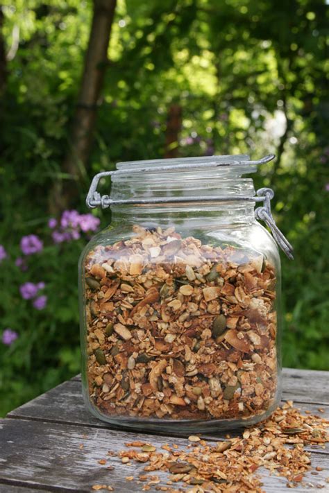 Petra maria mede (born 7 march 1970) is a swedish comedian, dancer, actress and television presenter. Godaste grundrecept på granola | Recept på frukost ...