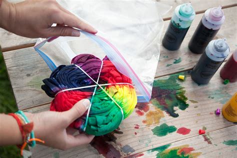 What is the best dye for tie dying? Tie Dye Your Summer | how to tie dye