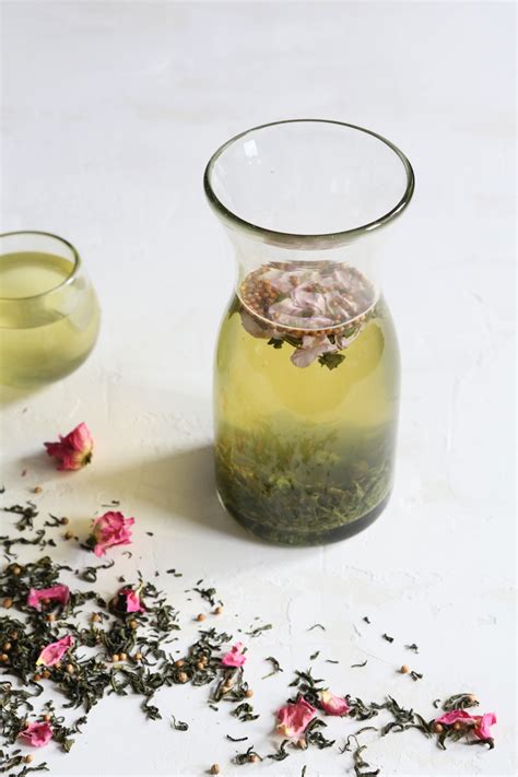 A Refreshing Recipe Iced Rose Green Tea Food And Drink Rip And Tan