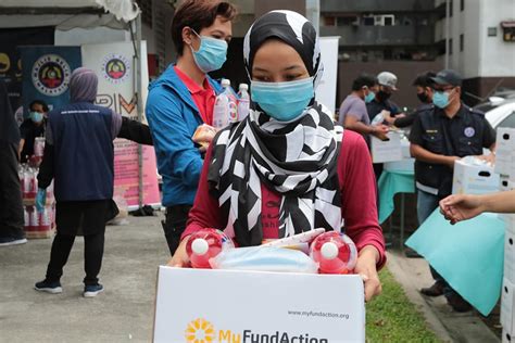 Kementerian sains, teknologi dan inovasi (mosti) kementerian kesihatan malaysia jabatan perdana menteri kementerian. MISI BANTUAN KEMANUSIAAN REZEKI KASIH RAMADHAN | Majlis ...