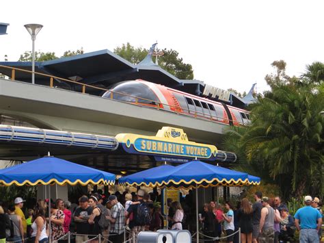 Finding Nemo Submarine Voyage Overview Disneyland Attractions Dvc Shop