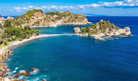 Sicilië is gemakkelijk te bereiken met het vliegtuig of met de auto en de boot. Vakantie in Sicilië - Onze reistips en bezienswaardigheden