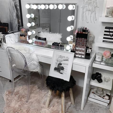 Enhance your bedroom with makeup vanity sets, bedroom vanities to add storage, style at homary. 20 Best Makeup Vanities & Cases for Stylish Bedroom ...