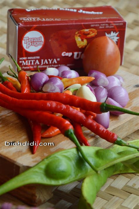 So sambal terasi matang is the fully cooked version of sambal terasi, or indonesian chili sauce with shrimp paste. Sambal Matang Terasi Petai & Udang | Makanan, Resep masakan indonesia, Udang