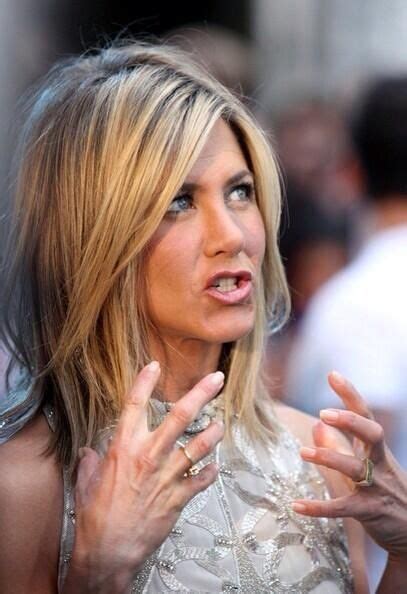Pin By Denise Sarinana On Celebrities Jennifer Aniston Hair Color