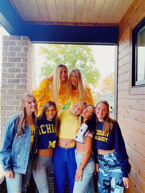 Tailgate Clothes Tailgate Outfit Gameday Outfit Cute Friend Pictures
