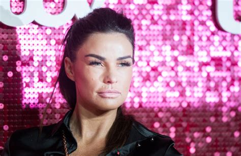 Katie Prices Repossessed Pink Range Rover Up For Sale At Essex Garage