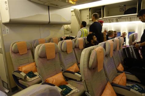 Review Emirates Economy Class 777 300