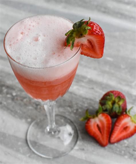 sparkling strawberry bellini recipe vinepair