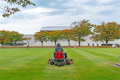 Top Commercial Lawn Equipment For Lawn Care Business