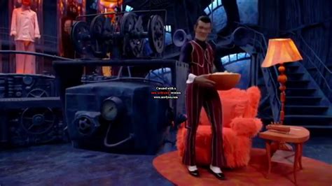 Lazy Town Robbie Rotten Watches Windows Xp Blue Screen Of Death On Tv Youtube