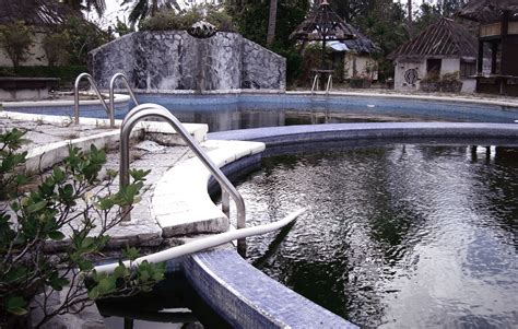 Abandoned hotel in Huahine... | Abandoned hotels, Abandoned place