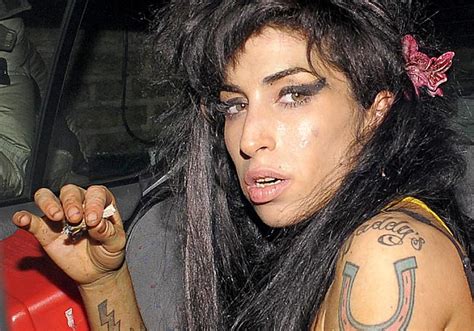 the real amy winehouse outside her camden home not captured by madame tussauds in their wax