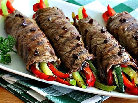 Steak Rolls Drizzled With A Delicious Sauce Easy Meals For All