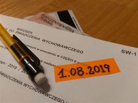 Niezależnie od tego, który sposób. Wypełniamy papierowe wnioski 500+ i 300+ Dziennik Prawny