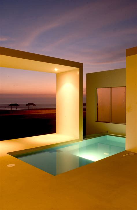 I am a skilled architect that is aware of current trends as well as developing designs that are rooted in the past or in your regional style. Modern Small Beach House Design in Peru by Javier Artadi Arquitecto - DigsDigs