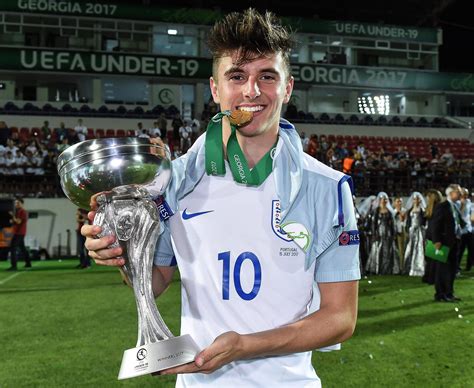 Latest on chelsea midfielder mason mount including news, stats, videos, highlights and more on espn. Mason Mount, a joia que o Chelsea precisa cuidar - Chelsea ...