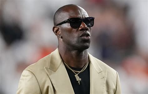 Former Nfl Star Terrell Owens Injured After Being Hit By Car In