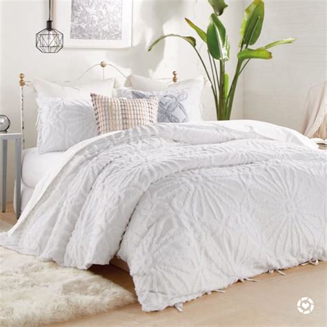 White Duvet Set In 2020 Comforter Sets Comfortable Bedroom Duvet Sets
