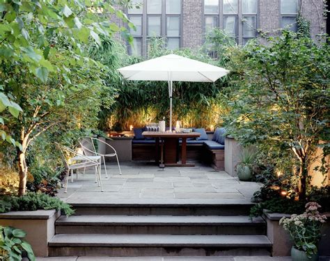 10 Modern Gardens That Freshen Up Traditional Homes Dwell