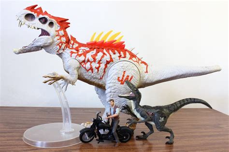 New Toys Nfl Indominus Rex Dino Hybrid