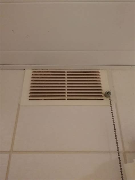 Капает вода из вентиляции в ванной 84 фото