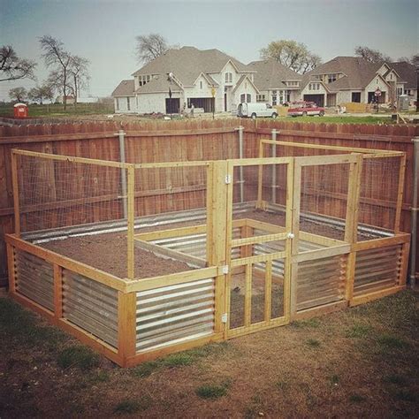 It has a composting basket at its core and uses multiple layers to preserve moisture, resulting in a highly productive garden. Make your Own Raised Garden Bed with Screen | The garden!