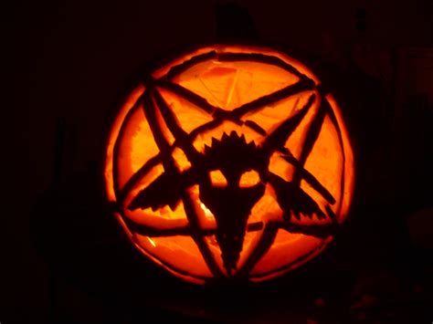 Scary pumpkin carving patterns from pumpkin masters! Terrifyingly Scary Halloween Pumpkins