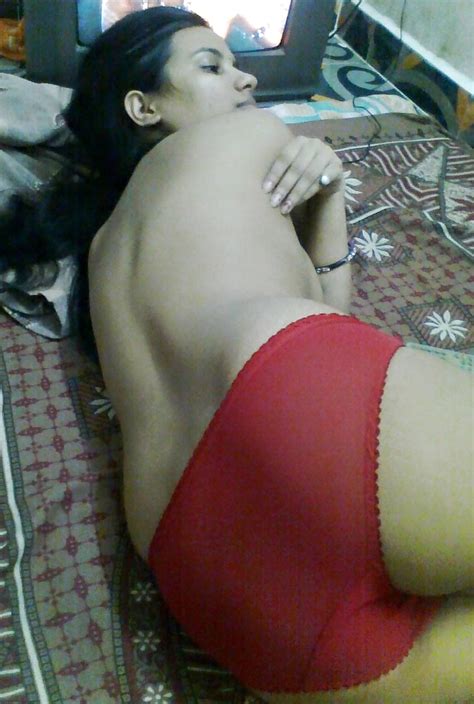 My Desi Indian Wife Lying In Panty Showing Back 1 Pics