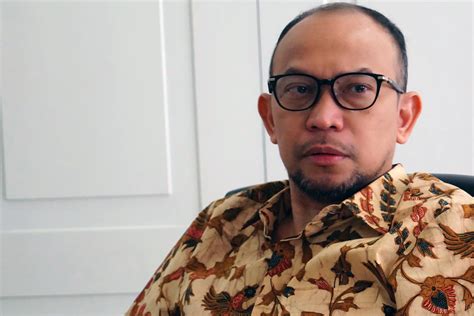 Industri kreatif juga dikenal dengan nama lain industri budaya (terutama di eropa ) atau juga ekonomi kreatif. Manfaat Kerjasama Dibidang Industri Kreatif : Industri ...