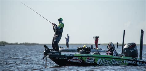 Live Blog Anglers Fight For Top 20 On Okeechobee Major League Fishing