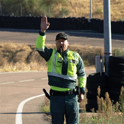 Qu Significan Todos Los Gestos De La Guardia Civil En La Carretera
