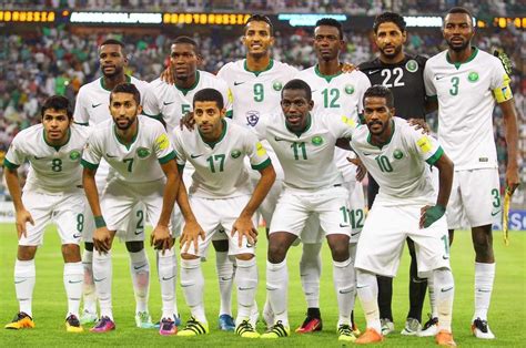 ويقع منتخب السعودية ضمن المجموعة الثانية من تصفيات آسيا المؤهلة لكأس العالم 2022، بجانب منتخبات اليابان وأستراليا وفيتنام وعمان والصين. اليونان تواجه السعودية وديا الشهر المقبل